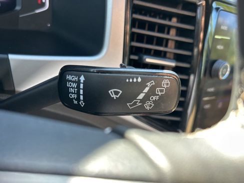 Certified 2022 Volkswagen Atlas Cross Sport SE image 22