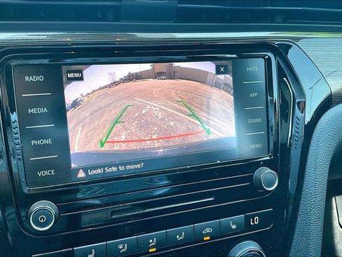 Used 2020 Volkswagen Passat 2.0T R-Line image 14