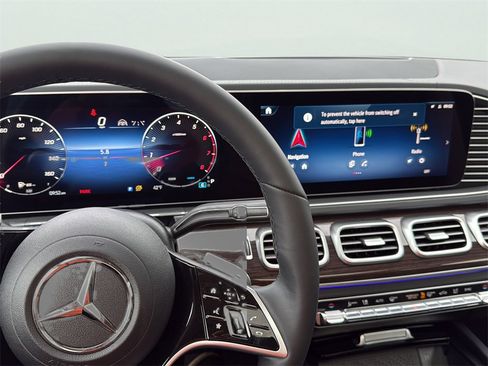 New 2026 Mercedes-Benz GLS 450 4MATIC image 14