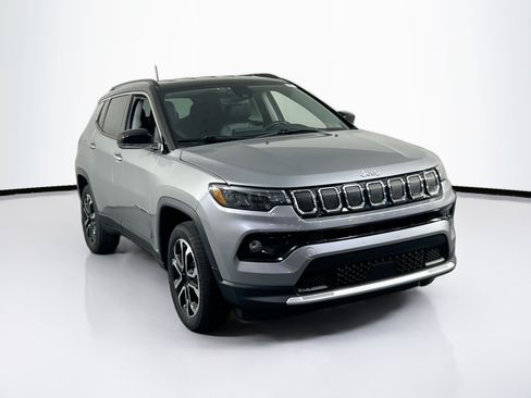 Used 2022 Jeep Compass Limited AWD/4WD image 3