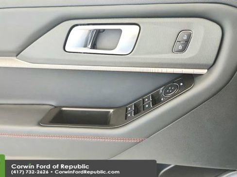 Used 2025 Ford Explorer ST-Line w/ ST-Line Street Pack image 22