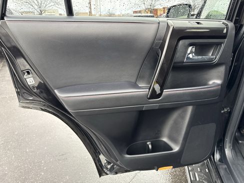 Used 2024 Toyota 4Runner TRD Off-Road image 31