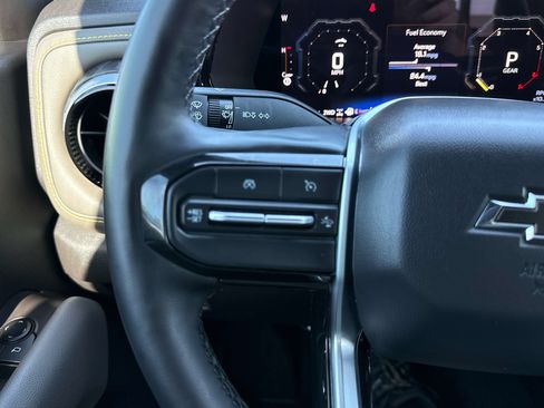 Used 2023 Chevrolet Colorado ZR2 w/ ZR2 Convenience Package III AWD/4WD image 24