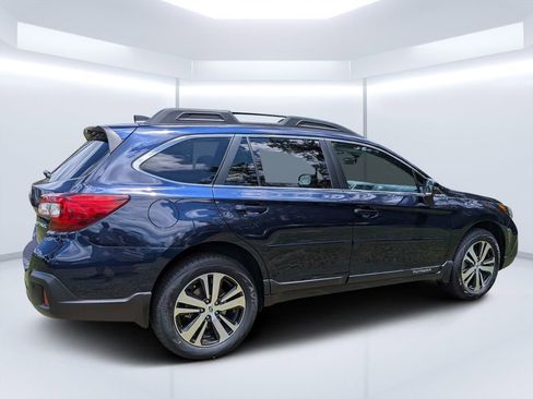 Used 2018 Subaru Outback 2.5i Limited AWD/4WD image 3