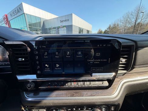 Used 2022 Chevrolet Silverado 1500 LTZ w/ Technology Package image 10