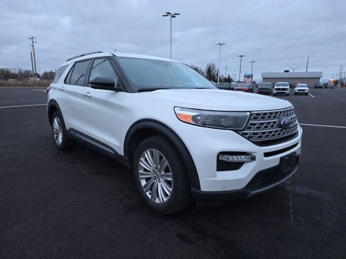 Used 2022 Ford Explorer Limited image 3