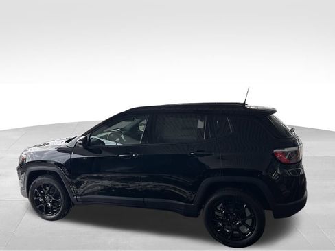 New 2026 Jeep Compass Latitude image 2