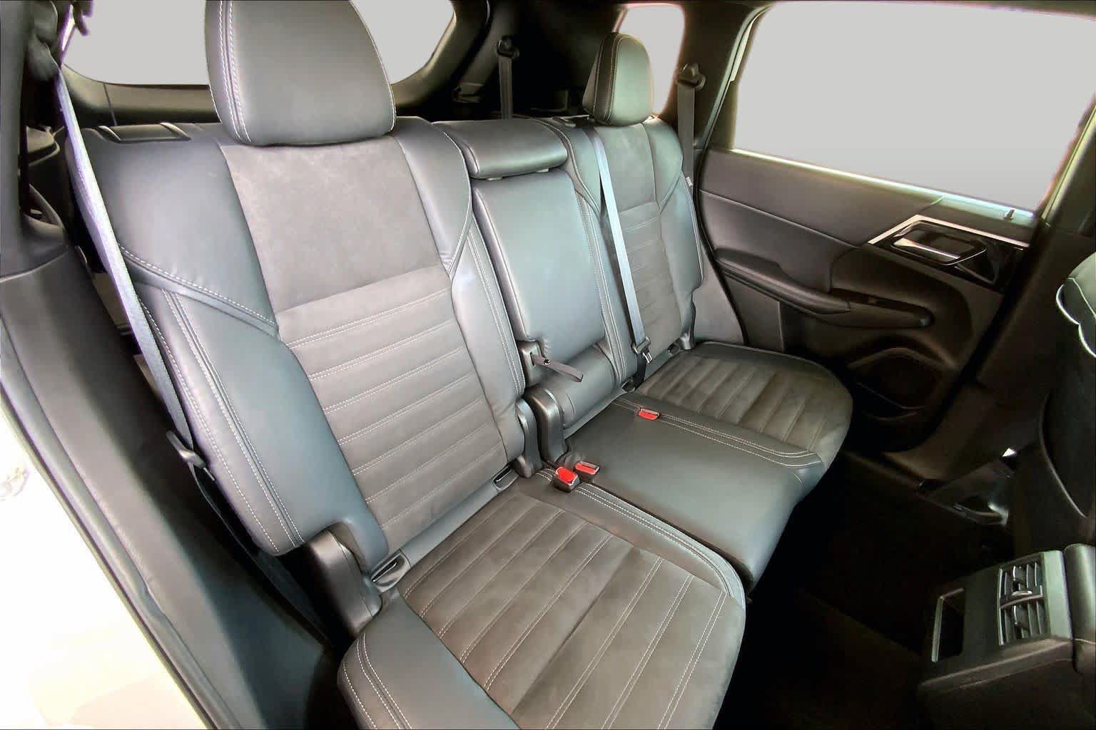 Used 2023 Mitsubishi Outlander SE Black Edition AWD/4WD image 20