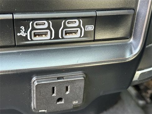 Used 2019 RAM 1500 Laramie image 28