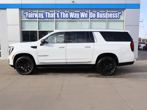 New 2026 GMC Yukon XL Elevation w/ LPO, Elevation Black Package image 7