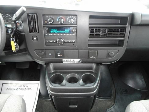 Used 2017 Chevrolet Express 3500 LT w/ LT Preferred Equipment Group RWD image 25