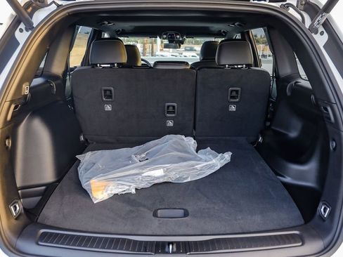 New 2025 Jeep Grand Cherokee Altitude image 27