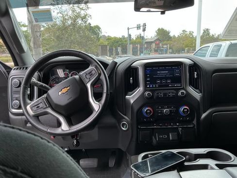 Used 2021 Chevrolet Silverado 1500 LT RWD image 14