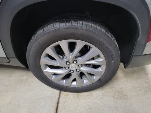 Certified 2025 Buick Enclave Preferred image 7