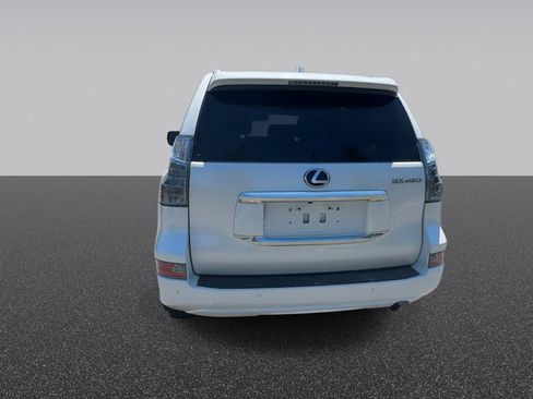 Used 2022 Lexus GX 460 Luxury w/ Accessory Package AWD/4WD image 8