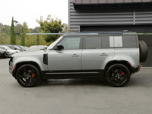 Certified 2024 Land Rover Defender 110 X AWD/4WD image 7