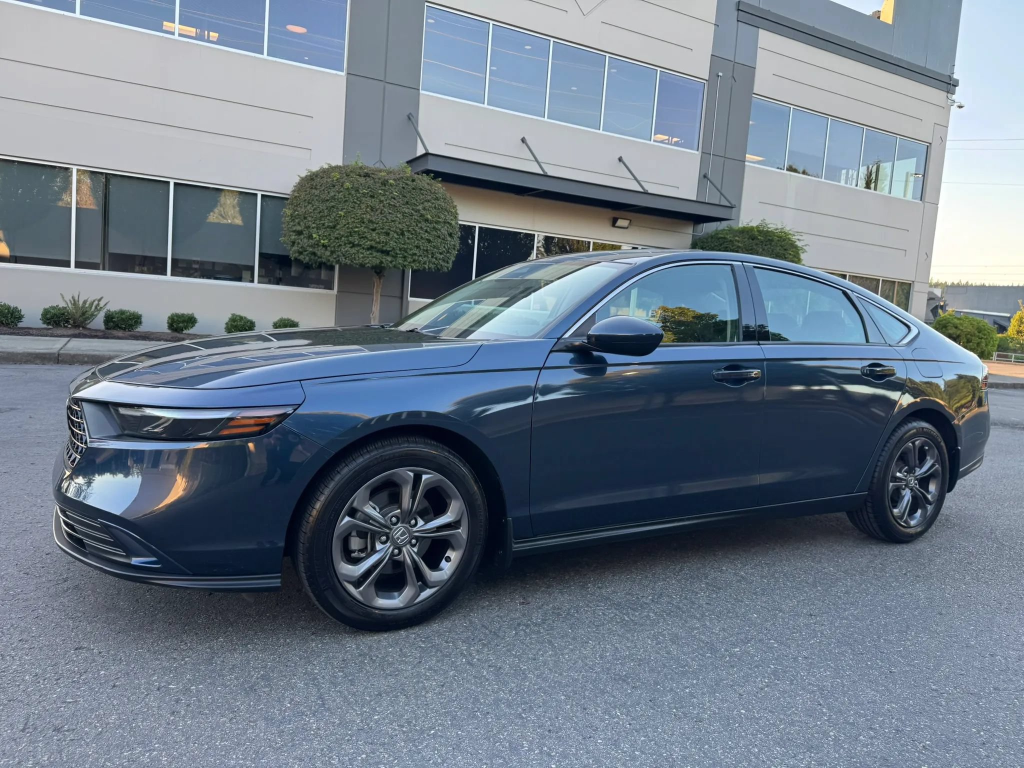 Used 2023 Honda Accord EX image 5