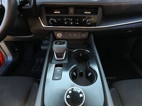 Used 2023 Nissan Rogue S AWD/4WD image 19