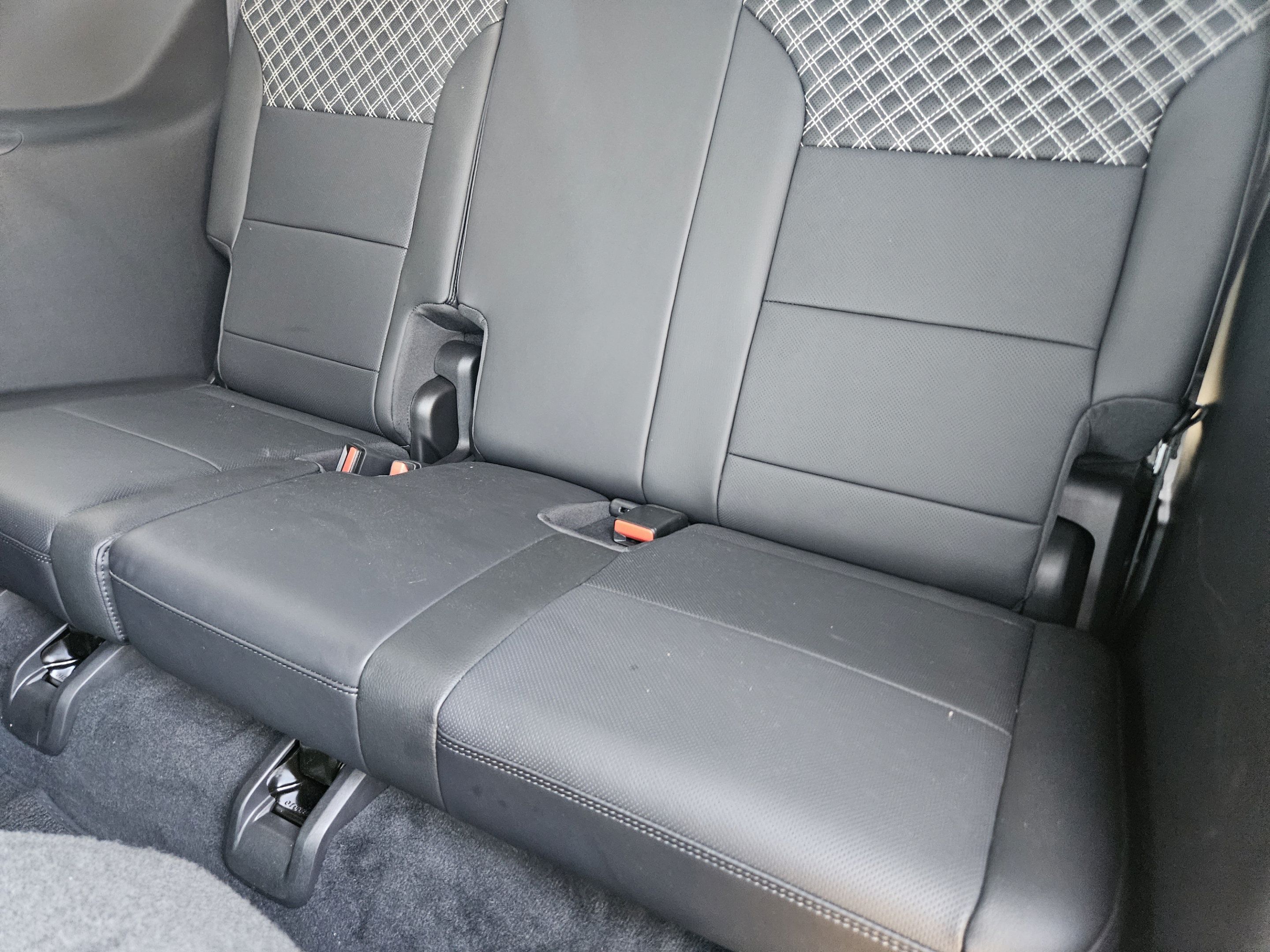 Used 2024 GMC Acadia Denali w/ LPO, Floor Liner Package FWD image 29