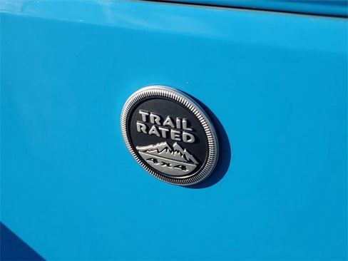 Used 2017 Jeep Wrangler Unlimited Sport w/ Dual Top Group image 8