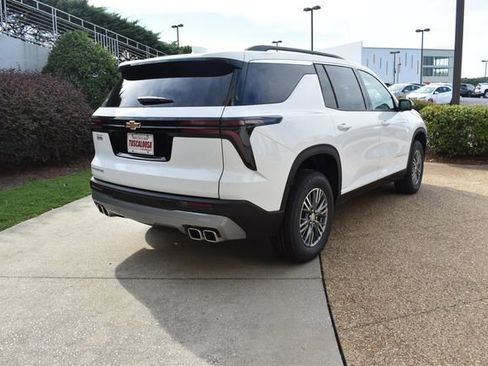New 2026 Chevrolet Traverse LT w/ Driver Confidence Package FWD image 11