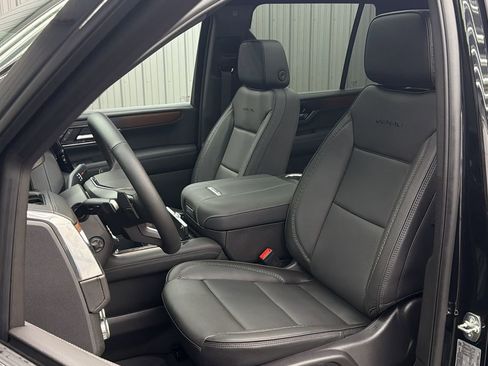 Used 2026 GMC Yukon Denali w/ Sun & Power Step Package image 31