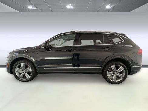 Used 2021 Volkswagen Tiguan SEL image 2