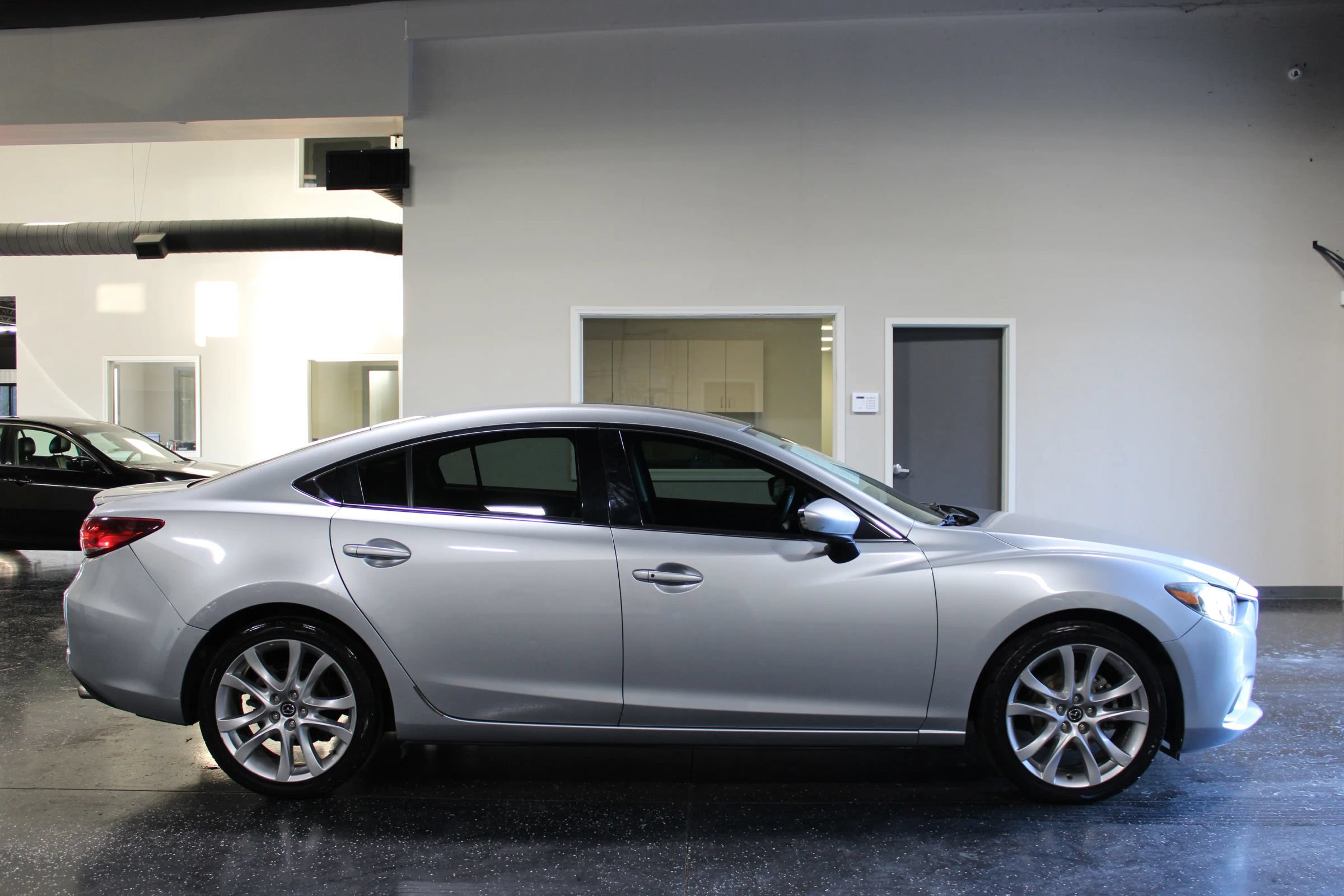 Used 2016 MAZDA MAZDA6 Touring FWD image 2