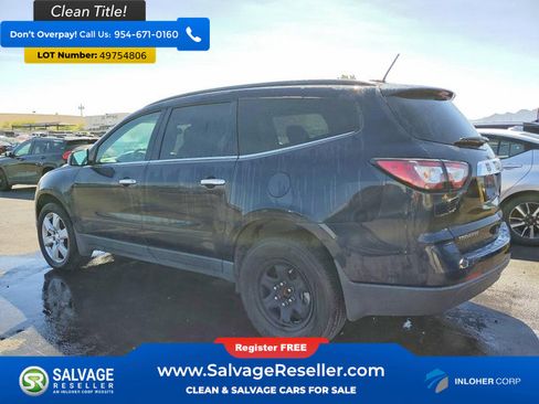 Used 2017 Chevrolet Traverse LT w/ Style and Technology Package FWD image 3
