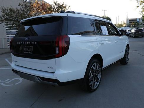 Used 2025 Ford Expedition Platinum w/ Platinum Ultimate Package AWD/4WD image 5