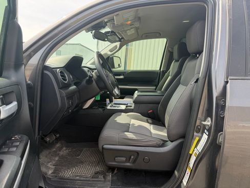 Used 2016 Toyota Tundra SR5 w/ SR5 Upgrade Package image 5