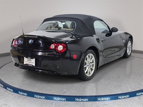 Used 2005 BMW Z4 2.5i image 6