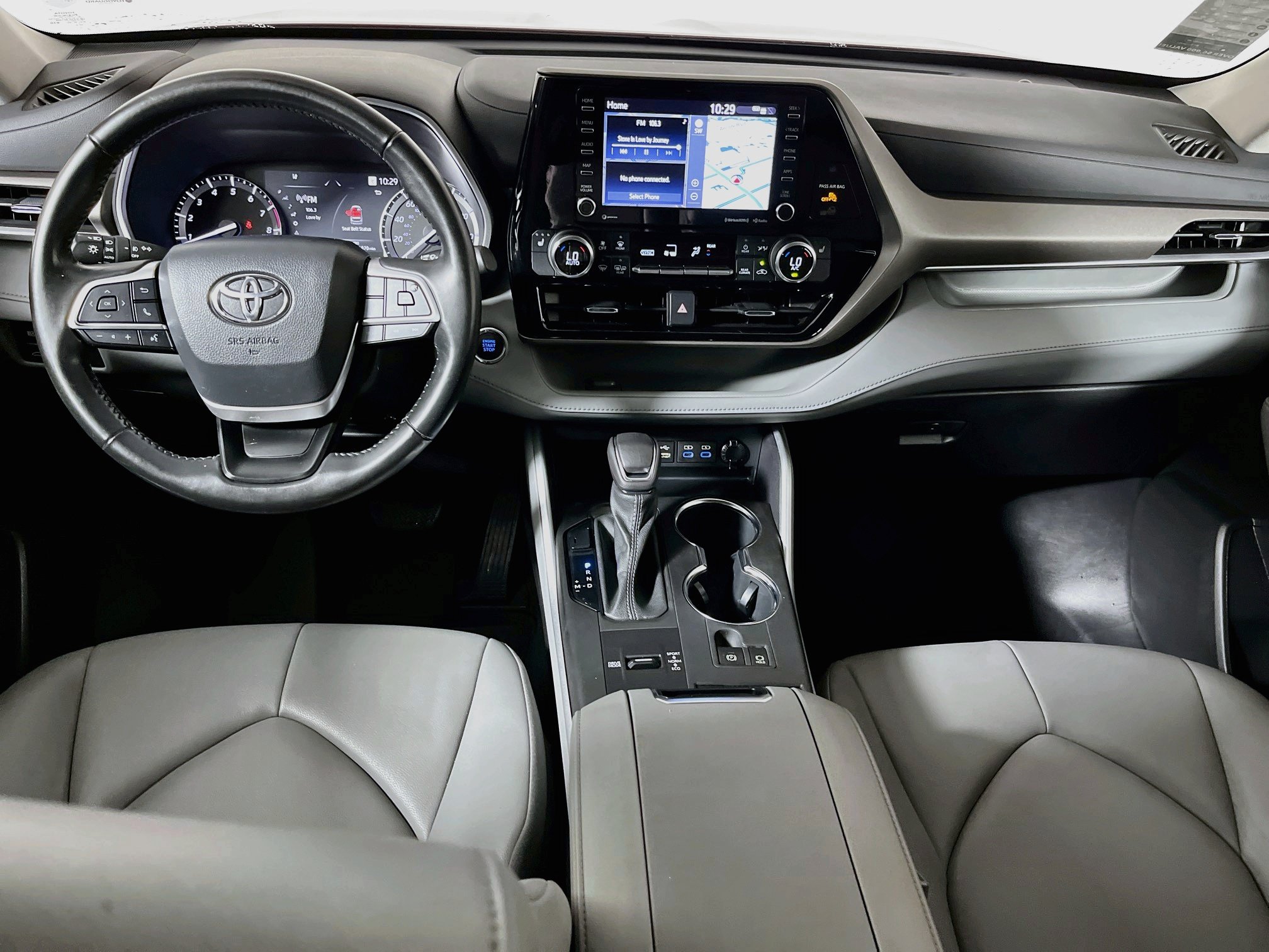 Used 2022 Toyota Highlander XLE FWD image 29