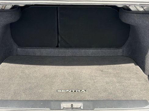 Used 2025 Nissan Sentra SR FWD image 31