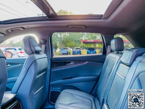 Used 2020 Lincoln Nautilus Reserve image 27