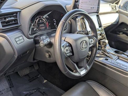 Used 2023 Lexus LX 600 4WD w/ Premium Package image 9