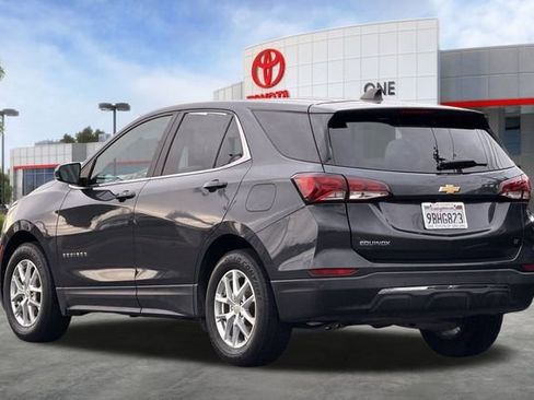 Used 2022 Chevrolet Equinox LT w/ Driver Convenience Package image 6