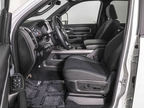 Used 2024 RAM 2500 Big Horn w/ Night Edition image 6