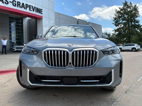 Used 2025 BMW X5 sDrive40i w/ Parking Assistance Package RWD image 3
