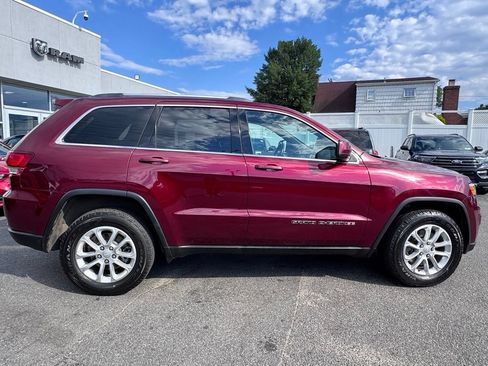Certified 2021 Jeep Grand Cherokee Laredo AWD/4WD image 8