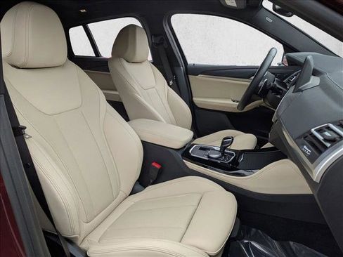 Certified 2025 BMW X4 M40i w/ Premium Package image 23