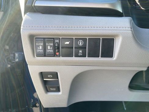 Used 2023 Honda Odyssey EX-L image 15