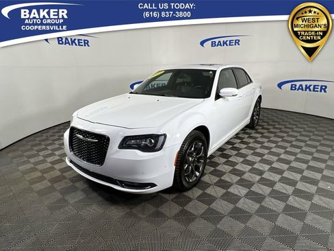 Used 2017 Chrysler 300 S w/ 300S Premium Group image 5