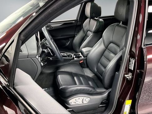 Used 2023 Porsche Macan Turbo AWD/4WD image 21