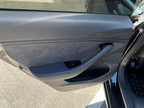 Used 2018 Tesla Model 3 Long Range image 21