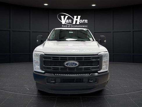 Used 2023 Ford F250 XL AWD/4WD image 2