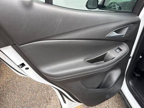 Certified 2020 Buick Encore GX Essence FWD image 34