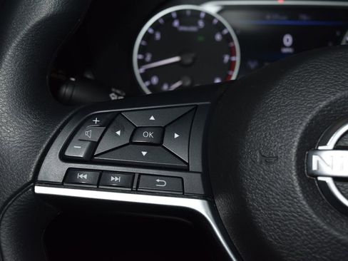Used 2024 Nissan Sentra SV FWD image 7