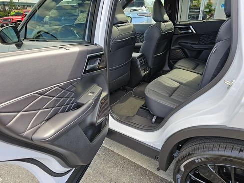New 2026 Mitsubishi Outlander 4WD Plug-In Hybrid image 12