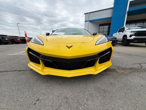Used 2025 Chevrolet Corvette Z06 w/ Stealth Interior Trim Package RWD image 8
